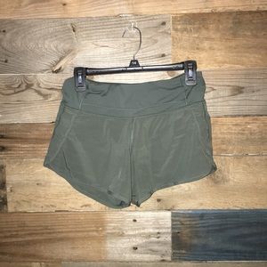 Lululemon 4” shorts SIZE 4